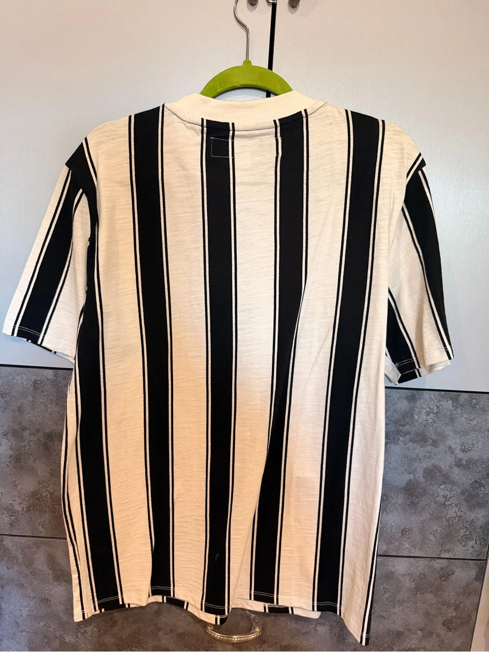 Guess originals t-shirt - Picture 2 of 2